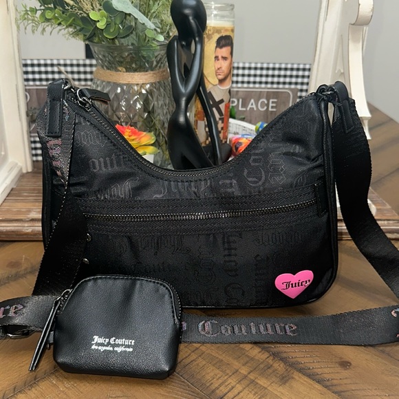 Juicy Couture Handbags - NWT juicy couture crossbody 🖤🩷